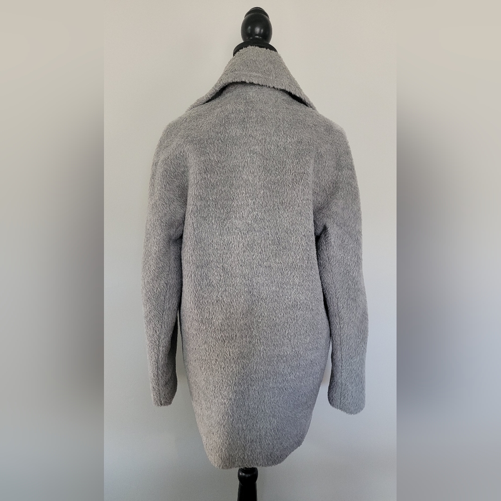 Trina Turk wool/alpaca light gray pea coat in Size 4. - Picture 3 of 15